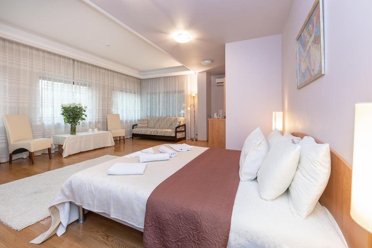 Room in Guest room - Valensija - Large Suite Jūrkalne Buitenkant foto